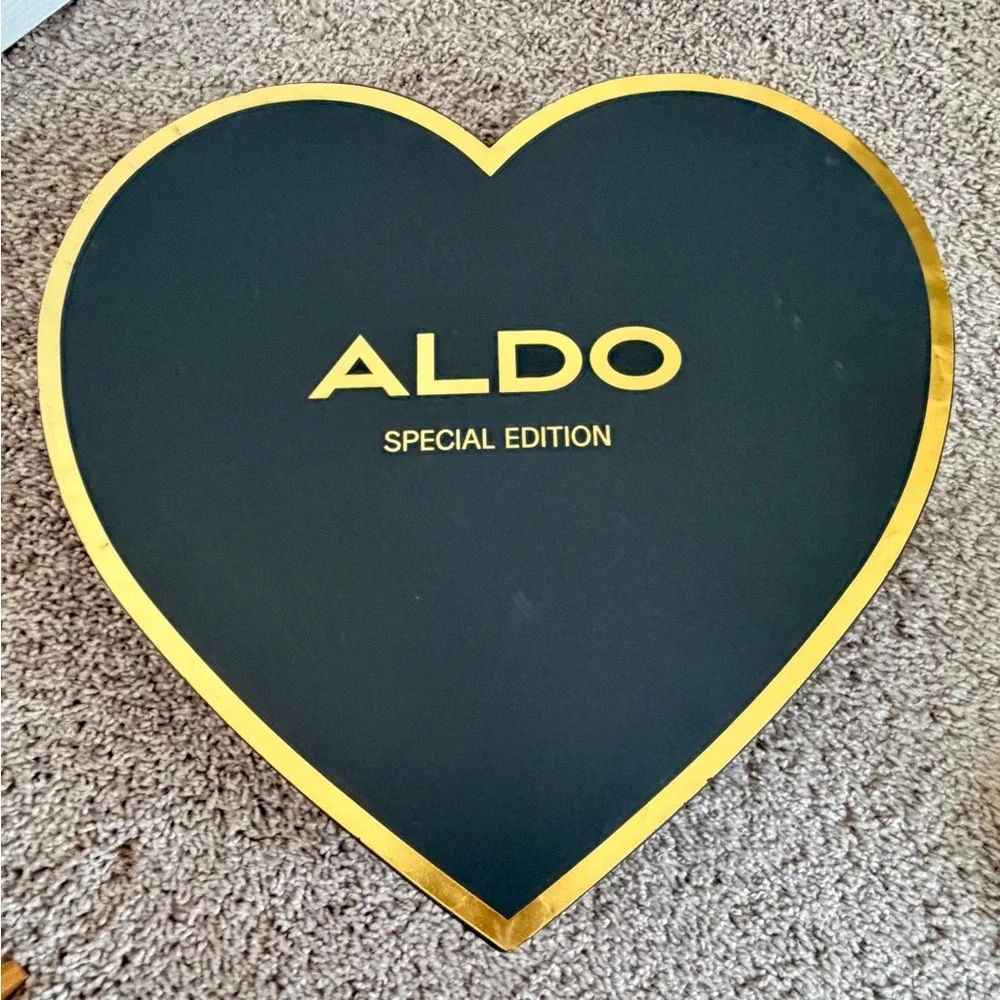 ALDO Limited‎ Edition Crossbody Bag & Accessories Set Heart Gift Box Valentines